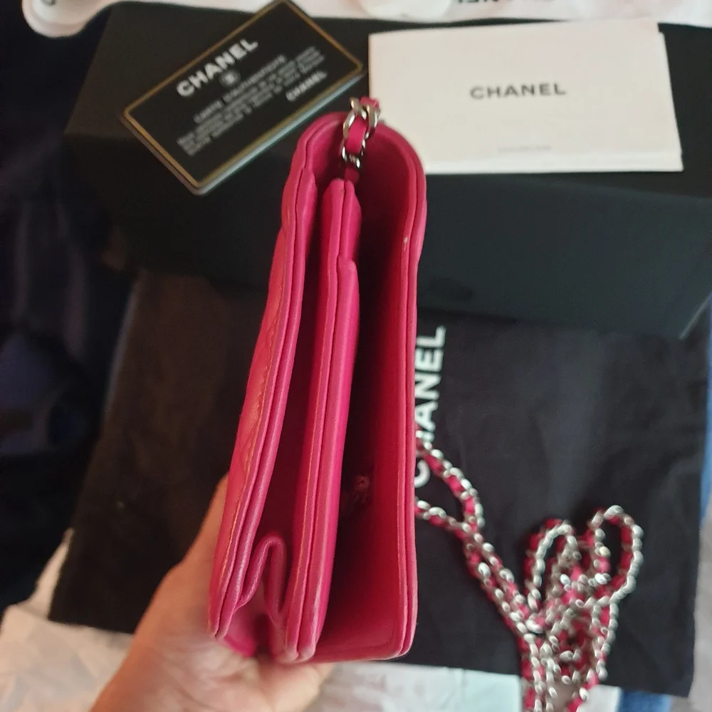Chanel Woc Diamond CC Fuchsia - Picture 6 of 14